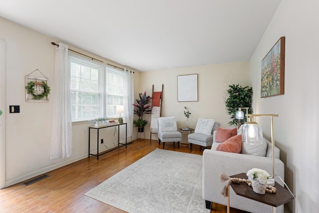 110 Rainbow Cir, Columbia, TN 38401 - living area with wood finished floors and baseboards