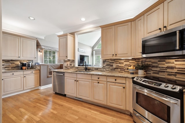 320 Julianna Cir, Franklin, TN 37064 - kitchen featuring appliances with stainless steel finishes, a sink, light brown cabinets, and recessed lighting