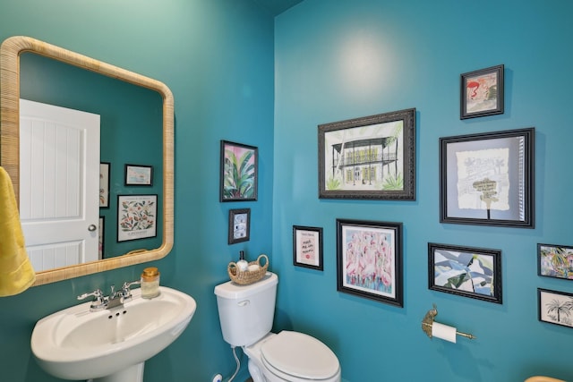 1507 Ashgrove Pl, Lebanon, TN 37087 - half bathroom with toilet and a sink