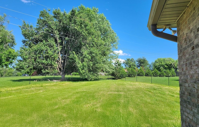 305 Lenox Ct, Springfield, TN 37172 - view of yard with view of wooded area