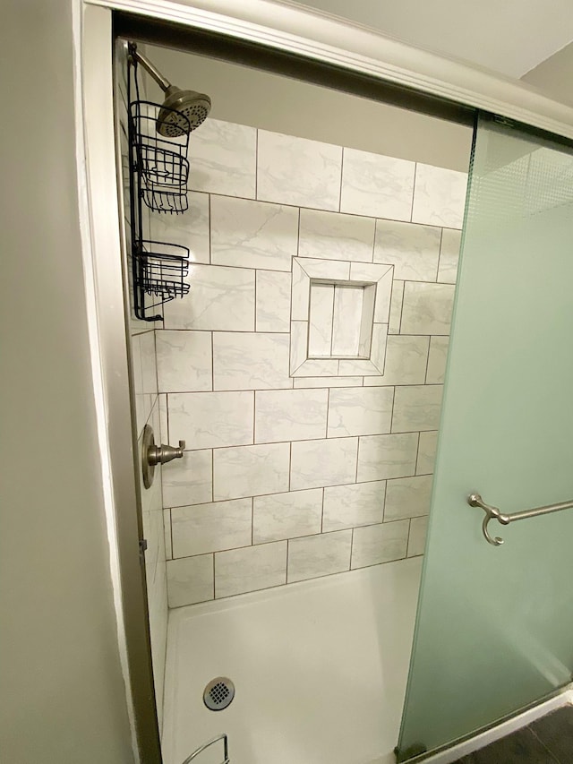 1834 Venada Trl, Murfreesboro, TN 37128 - bathroom featuring a stall shower