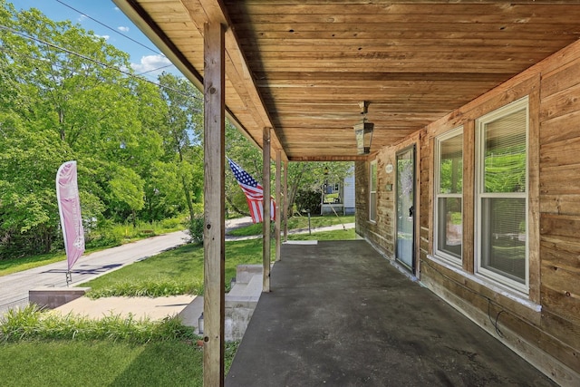 102 Nall Ave, Centerville, TN 37033 - view of porch
