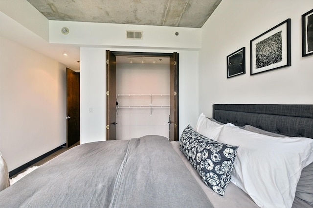 1510 Demonbreun St Unit 711, Nashville, TN 37203 - bedroom with a closet, a spacious closet, and recessed lighting