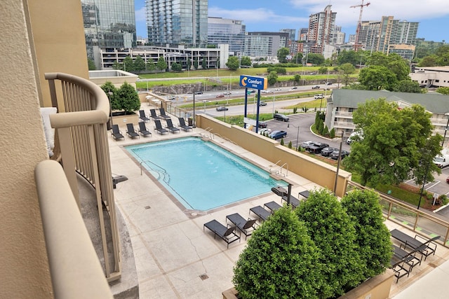 1510 Demonbreun St Unit 711, Nashville, TN 37203 - community pool with a view of city