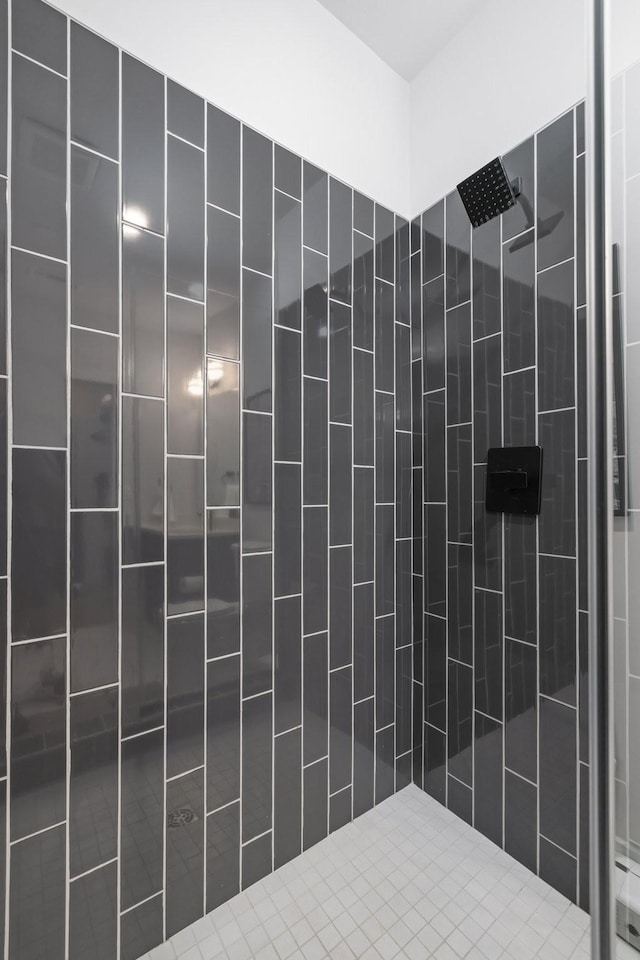 303 31st Ave N Unit 305, Nashville, TN 37203 - bathroom featuring tiled shower