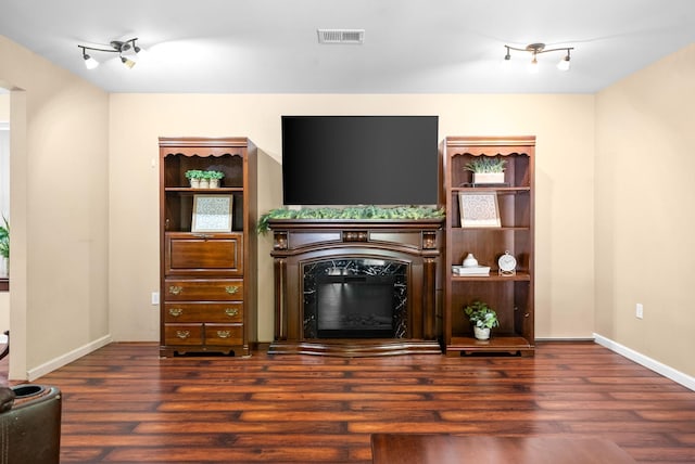 160 Terrapin Run Rd, Dover, TN 37058 - living area with a fireplace, wood finished floors, and baseboards