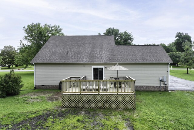 2815 Windy Way, Thompsons Station, TN 37179 - rear view of property featuring a lawn, crawl space, a deck, and a shingled roof