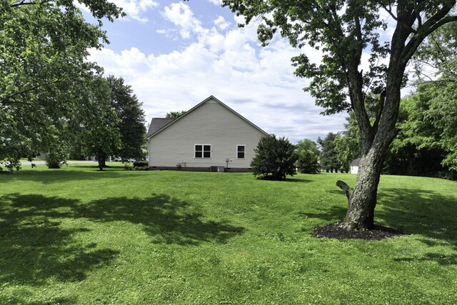 2815 Windy Way, Thompsons Station, TN 37179 - view of side of property with a lawn