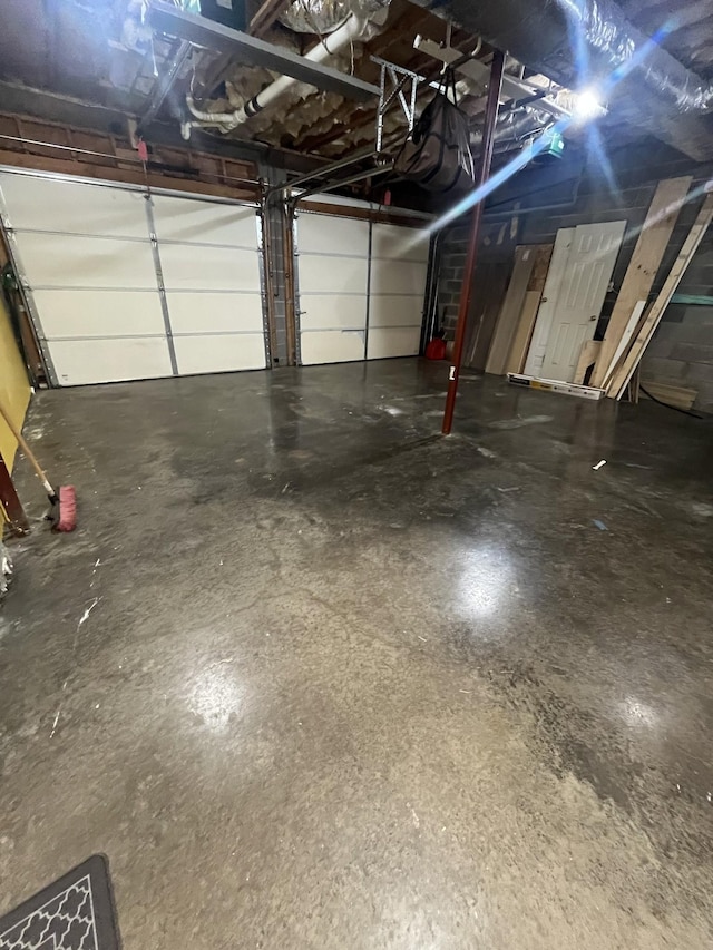 924 Granny White Rd, Clarksville, TN 37040 - view of garage