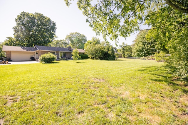 204 Tyne Blvd, Old Hickory, TN 37138 - view of yard with an attached garage