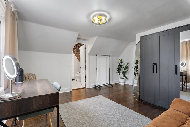 1211 Stratford Ave, Nashville, TN 37216 - office with wood finished floors, vaulted ceiling, and baseboards