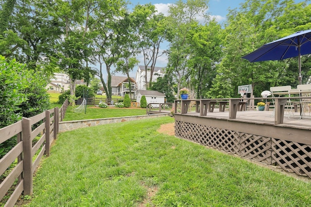 2809 Vaulx Ln, Nashville, TN 37204 - view of yard with a deck