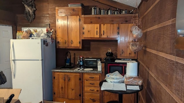 1611 Saltlick Pl, Murfreesboro, TN 37129 - kitchen with freestanding refrigerator and brown cabinets
