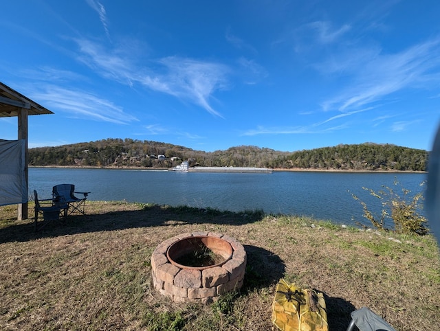 601 Riverfront Dr, Clifton, TN 38425