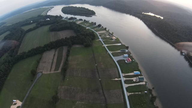 601 Riverfront Dr, Clifton, TN 38425