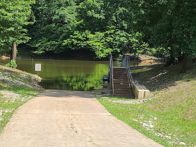 601 Riverfront Dr, Clifton, TN 38425