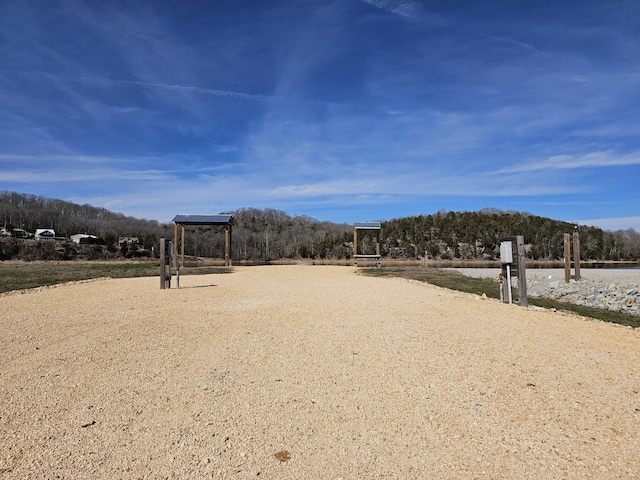 601 Riverfront Dr, Clifton, TN 38425