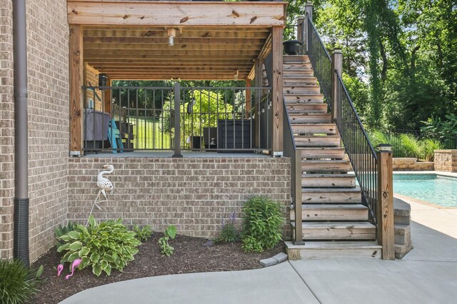 212 Lotus Ct, Hendersonville, TN 37075 - view of side of property with stairs