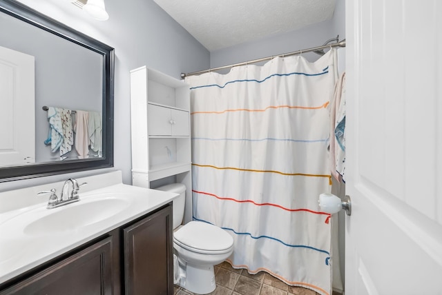 4115 Giacomo Dr, Murfreesboro, TN 37128 - full bathroom featuring toilet, vanity, a textured ceiling, and curtained shower