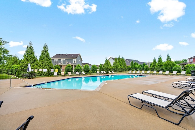 4115 Giacomo Dr, Murfreesboro, TN 37128 - community pool with a patio