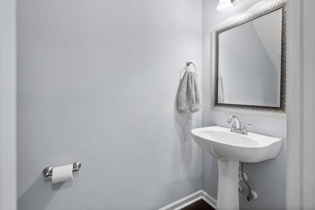 4115 Giacomo Dr, Murfreesboro, TN 37128 - bathroom with baseboards