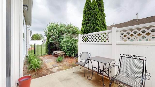 402 Cottonwood Dr, Mount Juliet, TN 37122 - fenced backyard featuring a patio area