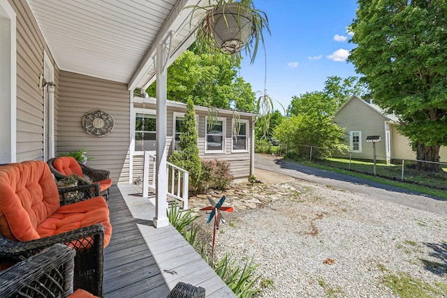 123 Columbia Ave, Centerville, TN 37033 - view of deck