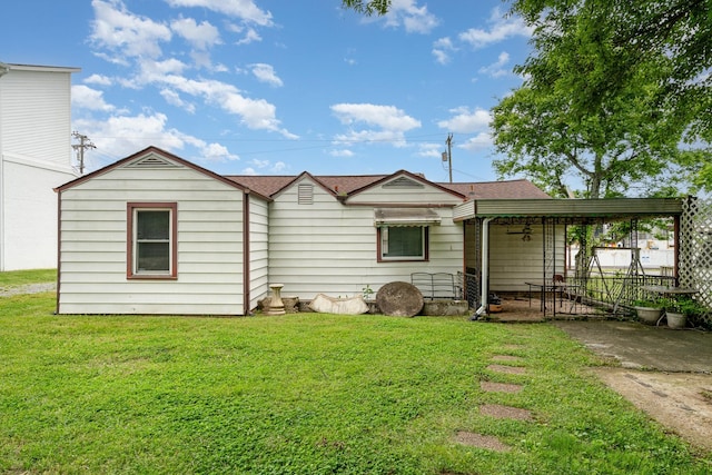942 Youngs Ln, Nashville, TN 37207 - view of front of house with a carport and a shingled roof