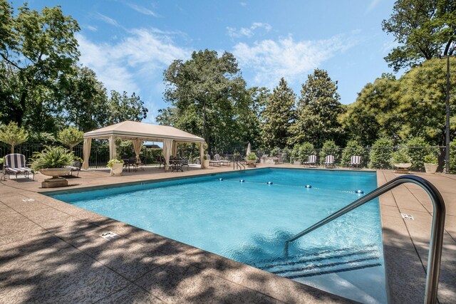 4215 Harding Pike Unit 601, Nashville, TN 37205 - community pool with a gazebo, a patio area, and view of wooded area