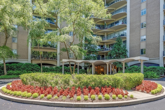 4215 Harding Pike Unit 601, Nashville, TN 37205 - view of apartment building / complex