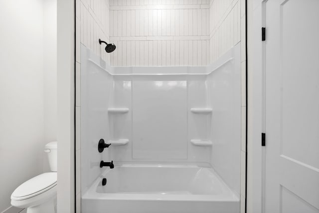 24 Fawn Mdws, Clarksville, TN 37043 - bathroom featuring toilet and shower / bathtub combination