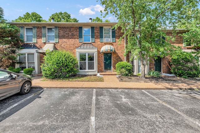 523 Williamsburg Dr, Nashville, TN 37214 - townhome / multi-family property with uncovered parking and brick siding