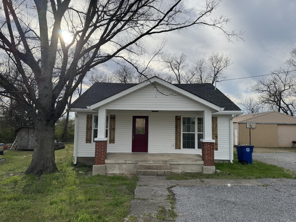 639 Deery St, Shelbyville, TN 37160 - photo 2