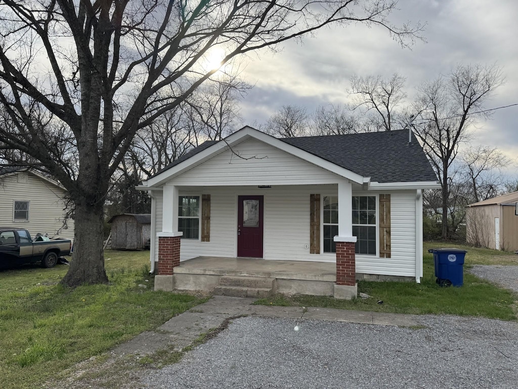 639 Deery St, Shelbyville, TN 37160 - photo 1