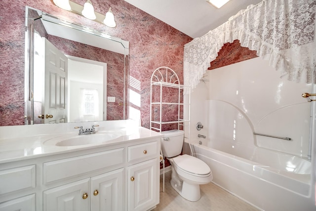 1101 Wedgewood Dr, Gallatin, TN 37066 - full bath featuring toilet, vanity, and shower / bath combination