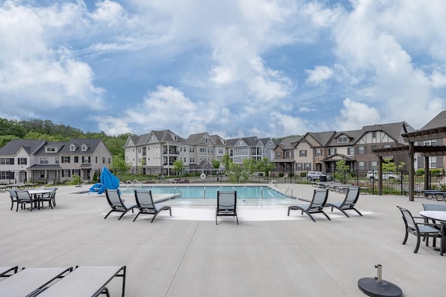1901 Shadow Green Dr Unit 303, Franklin, TN 37064 - community pool with a residential view and a patio area