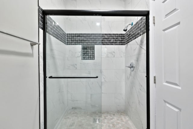 120 Johns St, La Vergne, TN 37086 - full bathroom with a marble finish shower