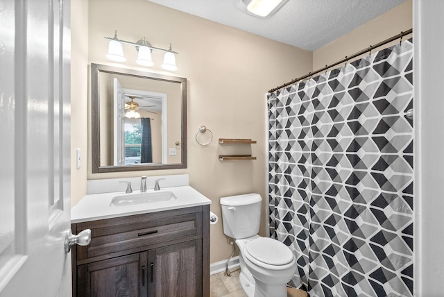3387 Oak Park Dr, Clarksville, TN 37042 - bathroom featuring vanity, toilet, a shower with shower curtain, and a textured ceiling
