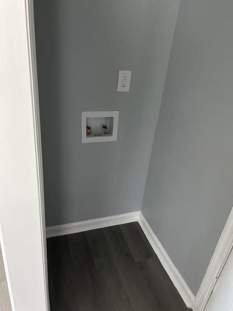 1047 Tylertown Rd, Clarksville, TN 37040 - washroom featuring baseboards, washer hookup, and wood finished floors