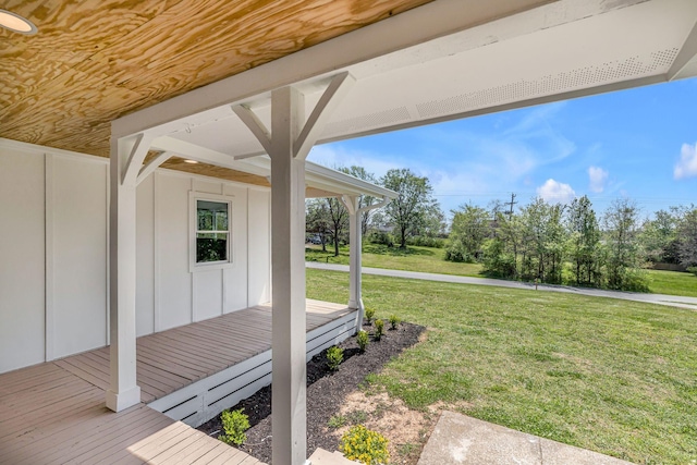 41 Trice Rd, Lebanon, TN 37087 - view of grassy yard featuring a deck