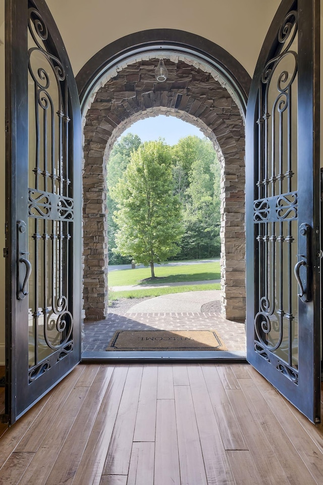 1120 Natchez Valley Ln, Franklin, TN 37064 - foyer with hardwood / wood-style floors