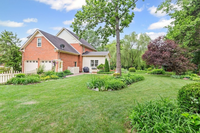 906 Knight Cir, Murfreesboro, TN 37129 - view of yard with an attached garage