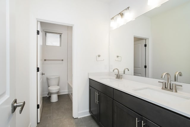 118 W Cassa Way, Mount Juliet, TN 37122 - full bath with double vanity, toilet, baseboards, and washtub / shower combination