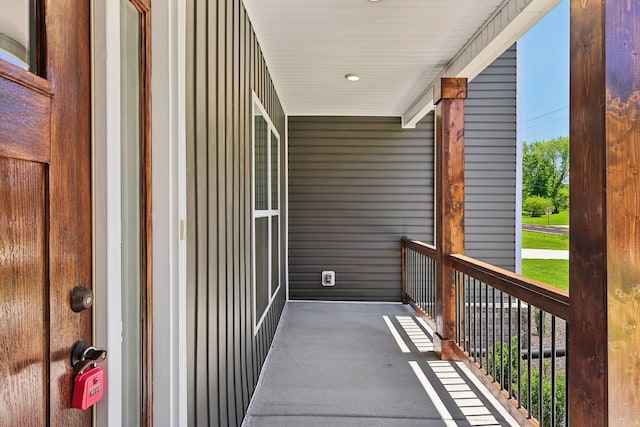 1373 Southside Rd, Southside, TN 37171 - view of covered porch