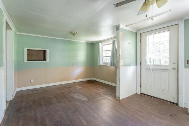 117 Westbrook Ave, Soddy Daisy, TN 37379 - entryway with wood finished floors, ornamental molding, a ceiling fan, and baseboards