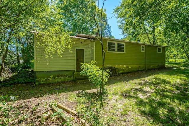 117 Westbrook Ave, Soddy Daisy, TN 37379 - rear view of property with entry steps