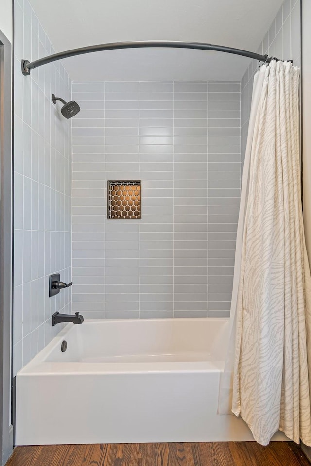 1135 Riverwood Dr, Nashville, TN 37216 - full bathroom featuring shower / tub combo and wood finished floors