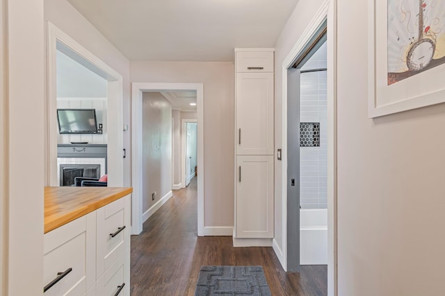 1135 Riverwood Dr, Nashville, TN 37216 - hall with dark wood finished floors and baseboards
