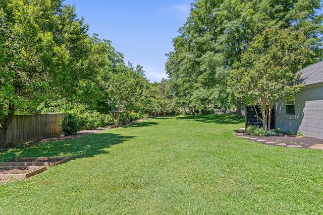 1135 Riverwood Dr, Nashville, TN 37216 - view of yard featuring a garden