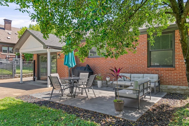 1135 Riverwood Dr, Nashville, TN 37216 - view of patio with an outdoor hangout area